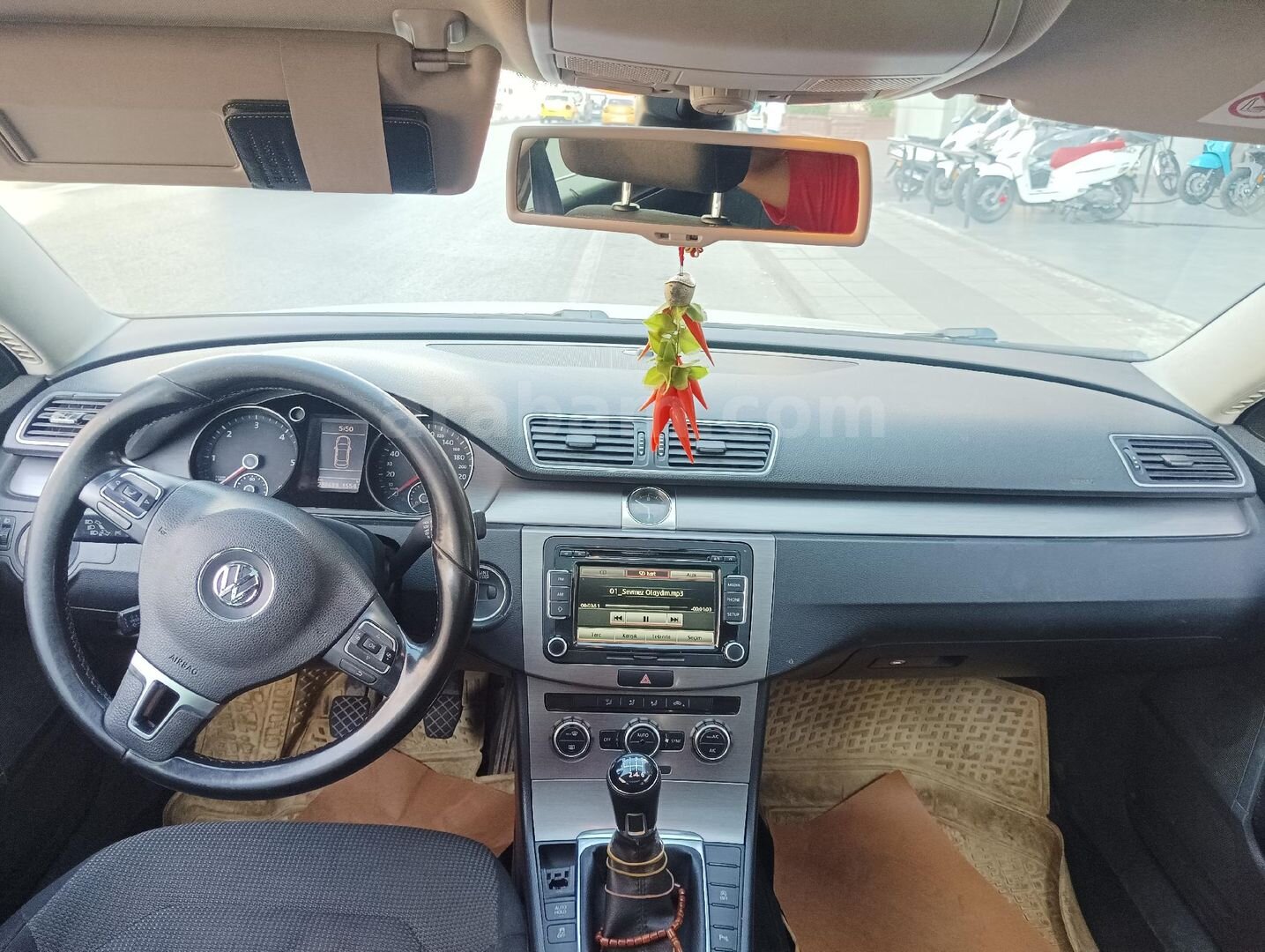 Sahibinden Volkswagen Passat 1.6 TDi BlueMotion Comfortline 2014 Model Gaziantep 310.000 km Beyaz 5