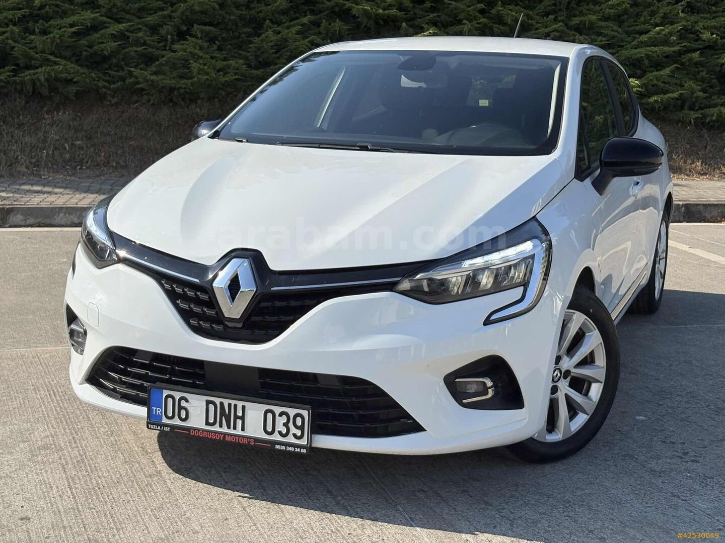 Galeriden Renault Clio 1.0 TCe Touch 2023 Model İstanbul 128.000 km Beyaz 2