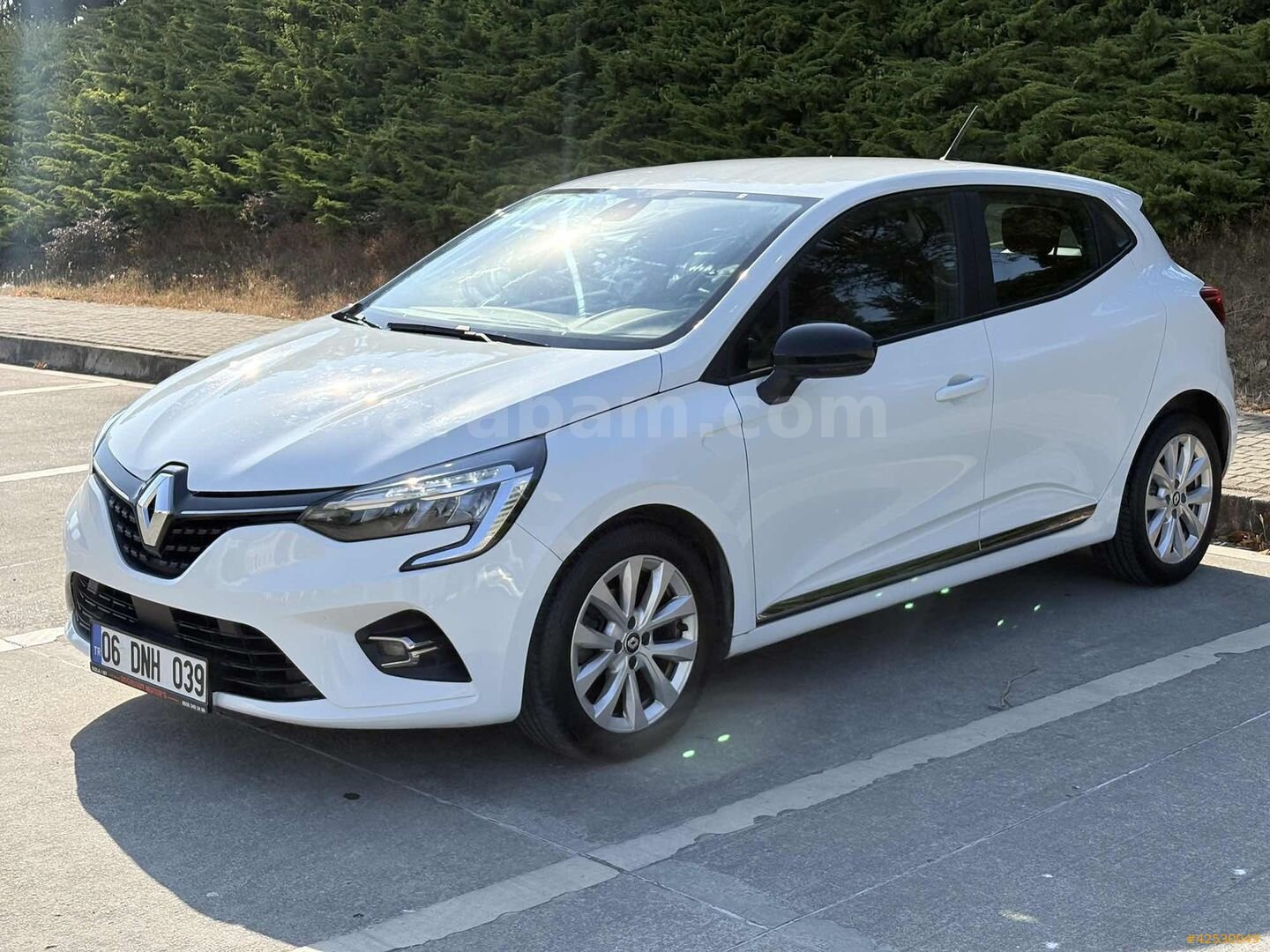 Galeriden Renault Clio 1.0 TCe Touch 2023 Model İstanbul 128.000 km Beyaz 7