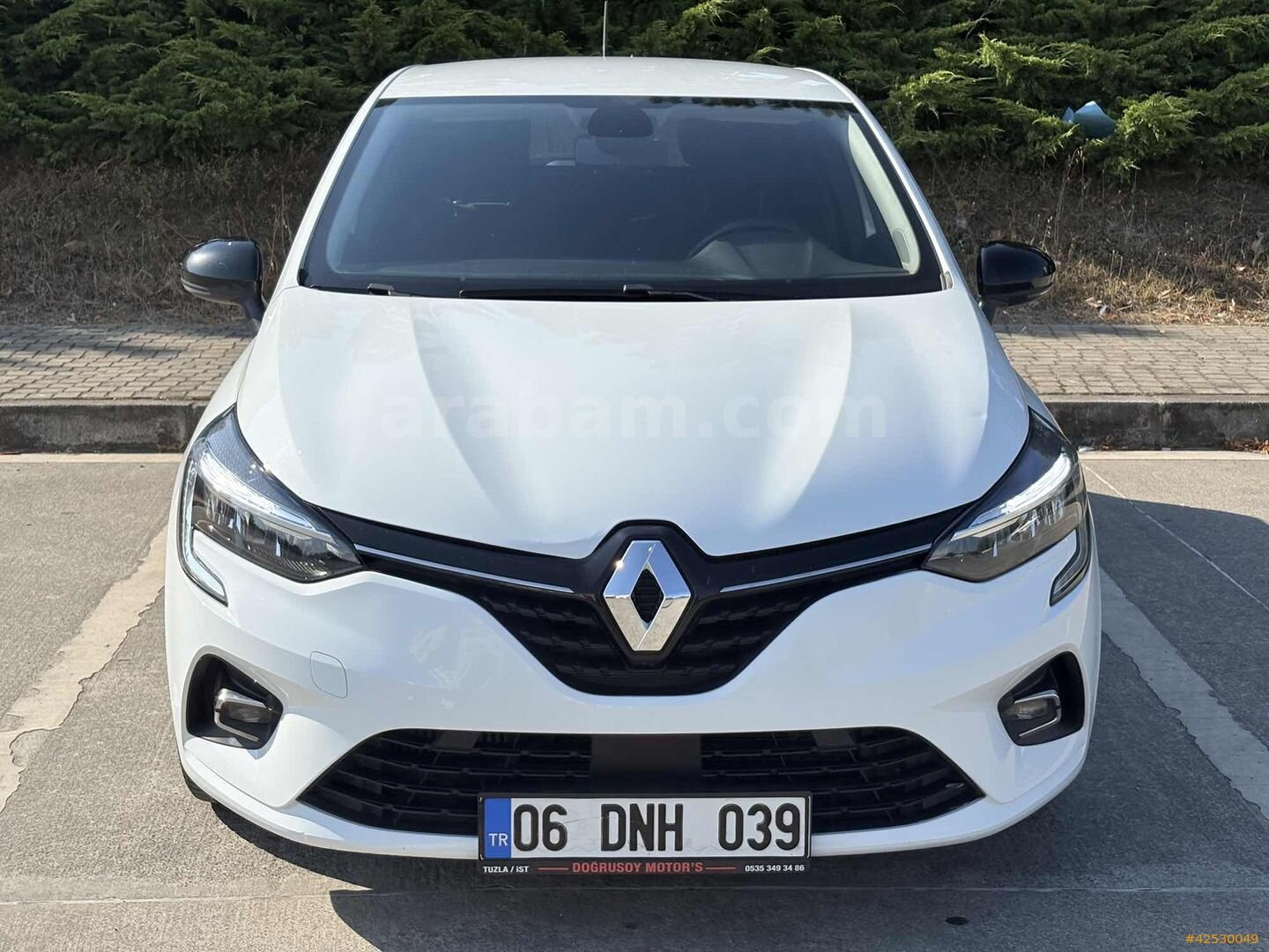 Galeriden Renault Clio 1.0 TCe Touch 2023 Model İstanbul 128.000 km Beyaz 3