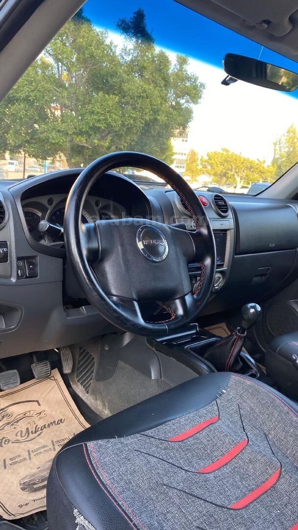 Galeriden Isuzu D-Max Limited 2.5 4x2 2009 Model Mersin 7