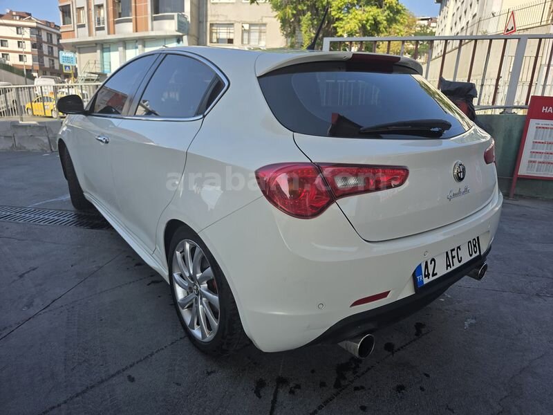 Sahibinden Alfa Romeo Giulietta 1.4 TB MultiAir Distinctive 2011 Model TAKAS OLUR. 2