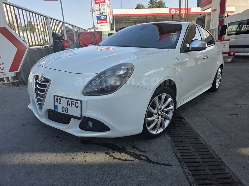 Sahibinden Alfa Romeo Giulietta 1.4 TB MultiAir Distinctive 2011 Model TAKAS OLUR.