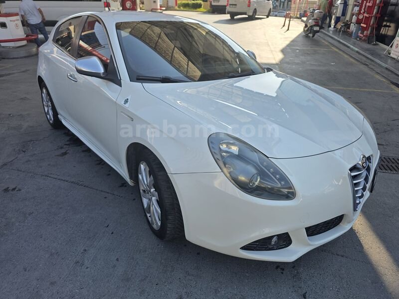 Sahibinden Alfa Romeo Giulietta 1.4 TB MultiAir Distinctive 2011 Model TAKAS OLUR. 6