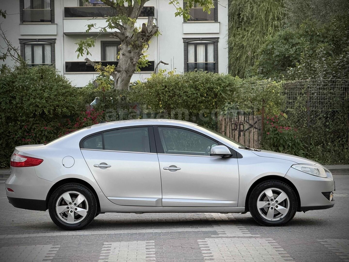 Galeriden Renault Fluence 1.5 dCi Dynamique 2011 Model Kocaeli 218.000 km Gri (Gümüş) 5