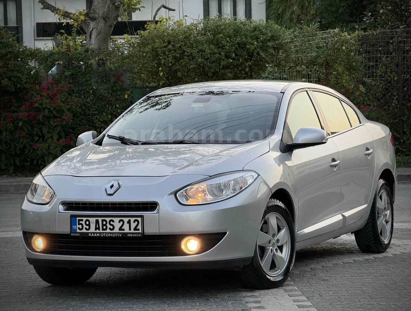 Galeriden Renault Fluence 1.5 dCi Dynamique 2011 Model Kocaeli 218.000 km Gri (Gümüş) 3