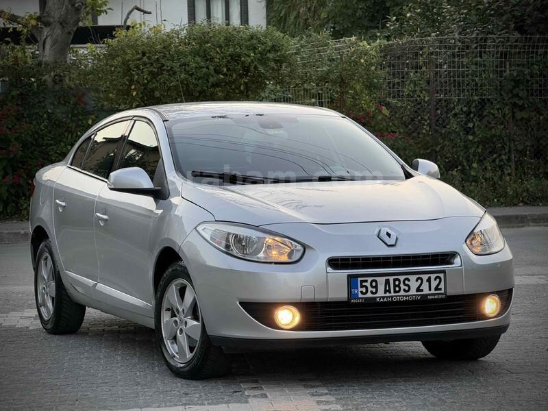 Galeriden Renault Fluence 1.5 dCi Dynamique 2011 Model Kocaeli 218.000 km Gri (Gümüş)