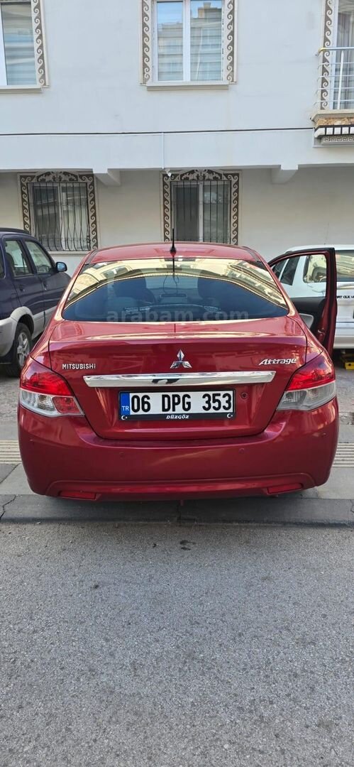 Sahibinden Mitsubishi Attrage 1.2 bensinli Intense 2015 Model her şeyi orjinal boya yok tramer yok km orjinal temiz kullanıldı Ankara 5