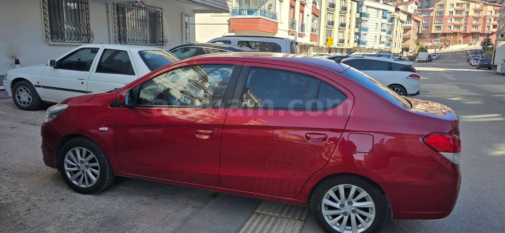 Sahibinden Mitsubishi Attrage 1.2 bensinli Intense 2015 Model her şeyi orjinal boya yok tramer yok km orjinal temiz kullanıldı Ankara 2