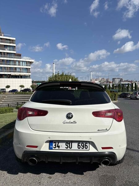 Sahibinden Alfa Romeo Giulietta 1.6 JTD Distinctive 2012 Model 252.000 km Beyaz 2