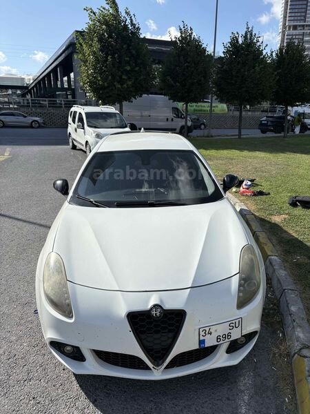Sahibinden Alfa Romeo Giulietta 1.6 JTD Distinctive 2012 Model 252.000 km Beyaz 7