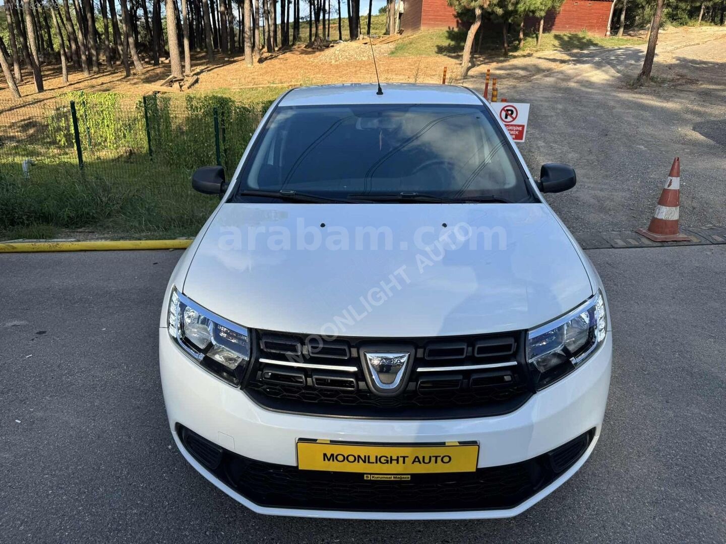 Galeriden Dacia Sandero 1.0 Ambiance 2019 Model İstanbul 64.000 km Beyaz 3
