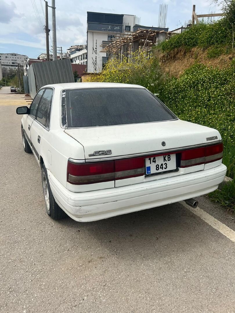 Sahibinden Mazda 626 2.0 S 1990 Model 1