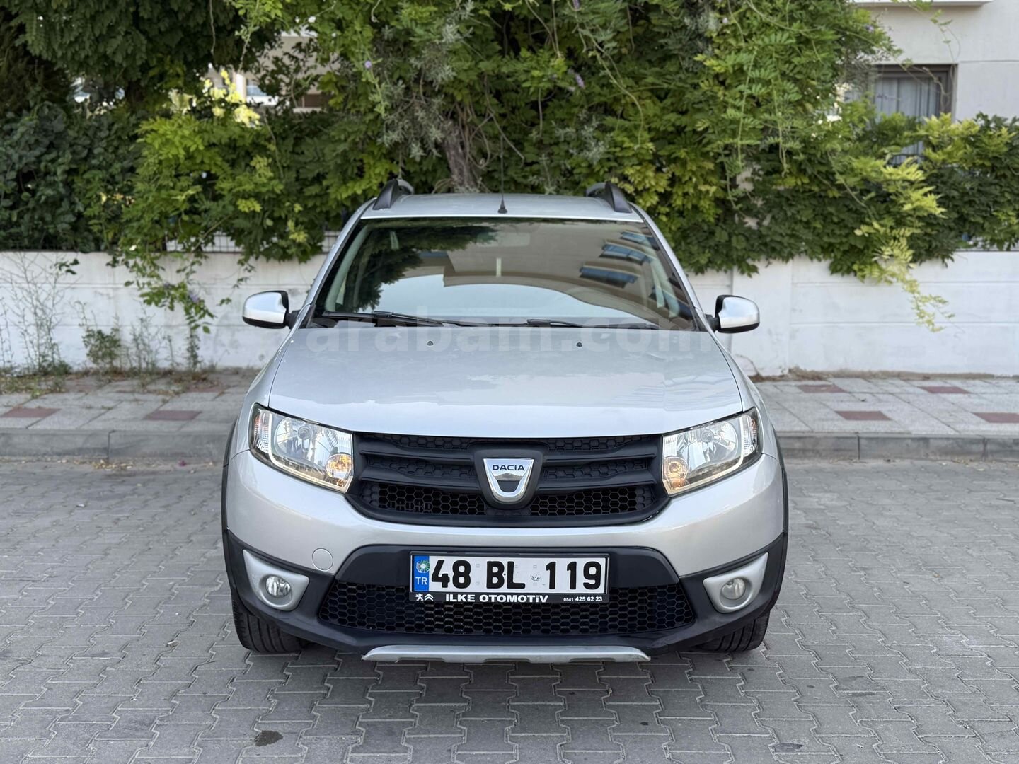 Galeriden Dacia Sandero 1.5 dCi Stepway 2015 Model Muğla 208.000 km Gri 2