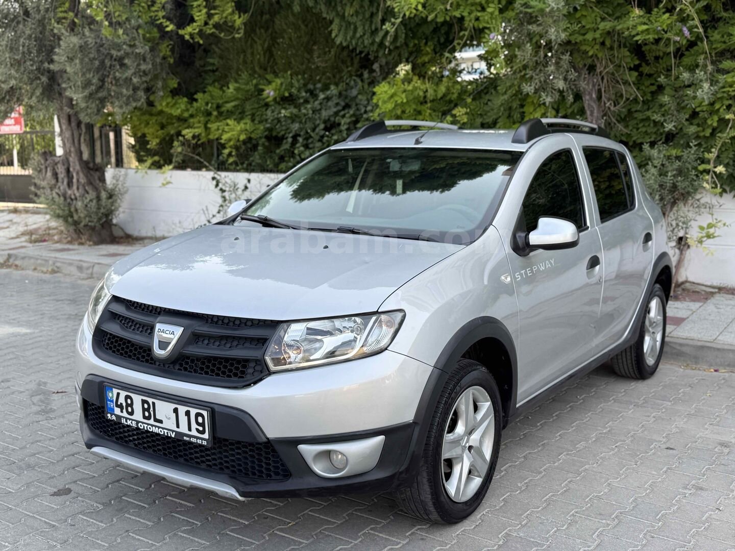 Galeriden Dacia Sandero 1.5 dCi Stepway 2015 Model Muğla 208.000 km Gri 4