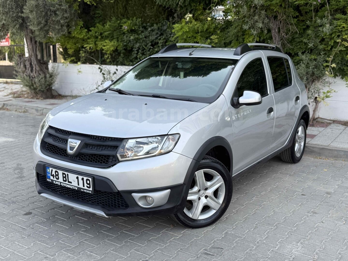 Galeriden Dacia Sandero 1.5 dCi Stepway 2015 Model Muğla 208.000 km Gri 3
