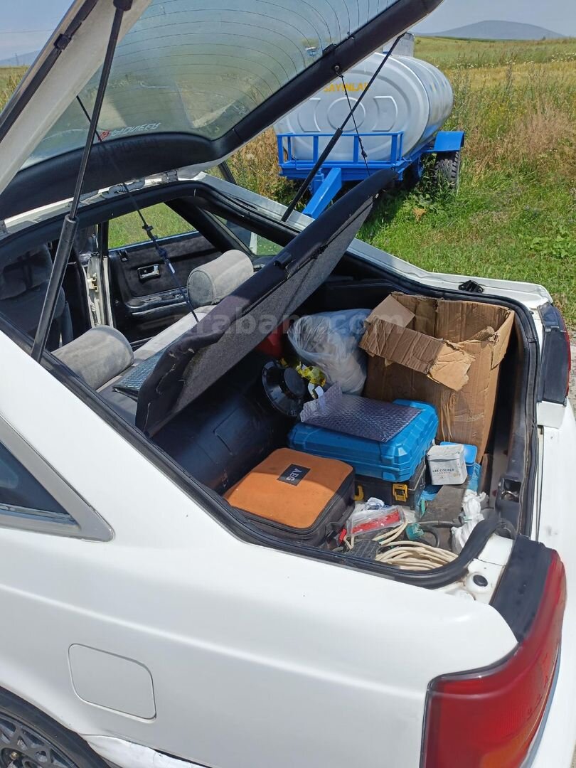 Sahibinden Mazda 626 2.0 LX 1991 Model 375.000 km Beyaz 3