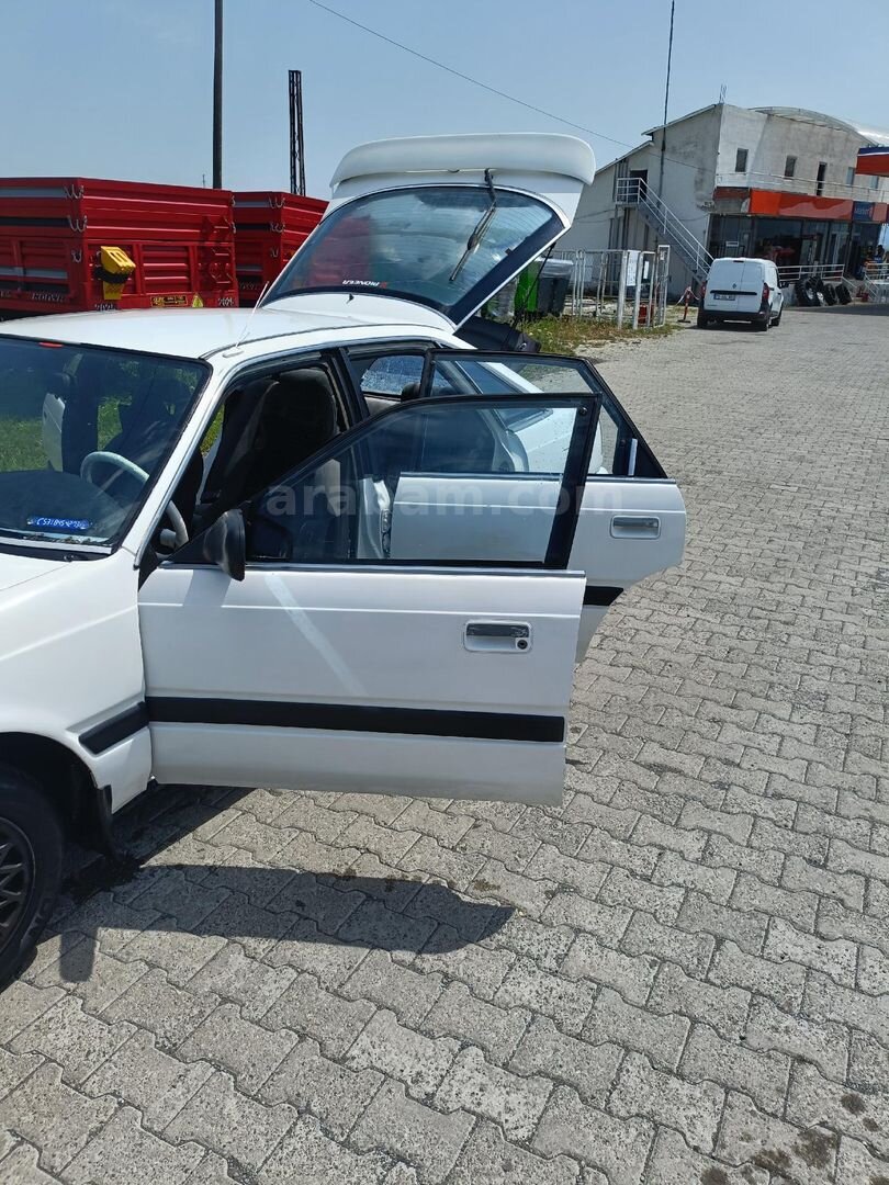 Sahibinden Mazda 626 2.0 LX 1991 Model 375.000 km Beyaz 5