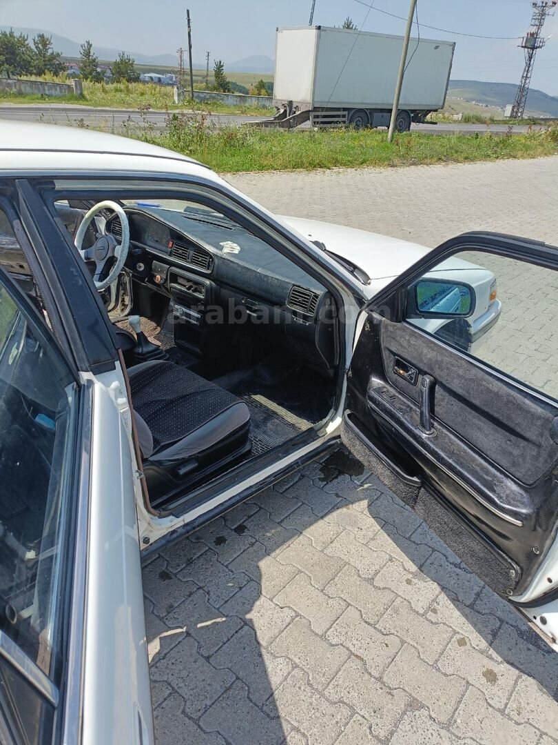 Sahibinden Mazda 626 2.0 LX 1991 Model 375.000 km Beyaz 2
