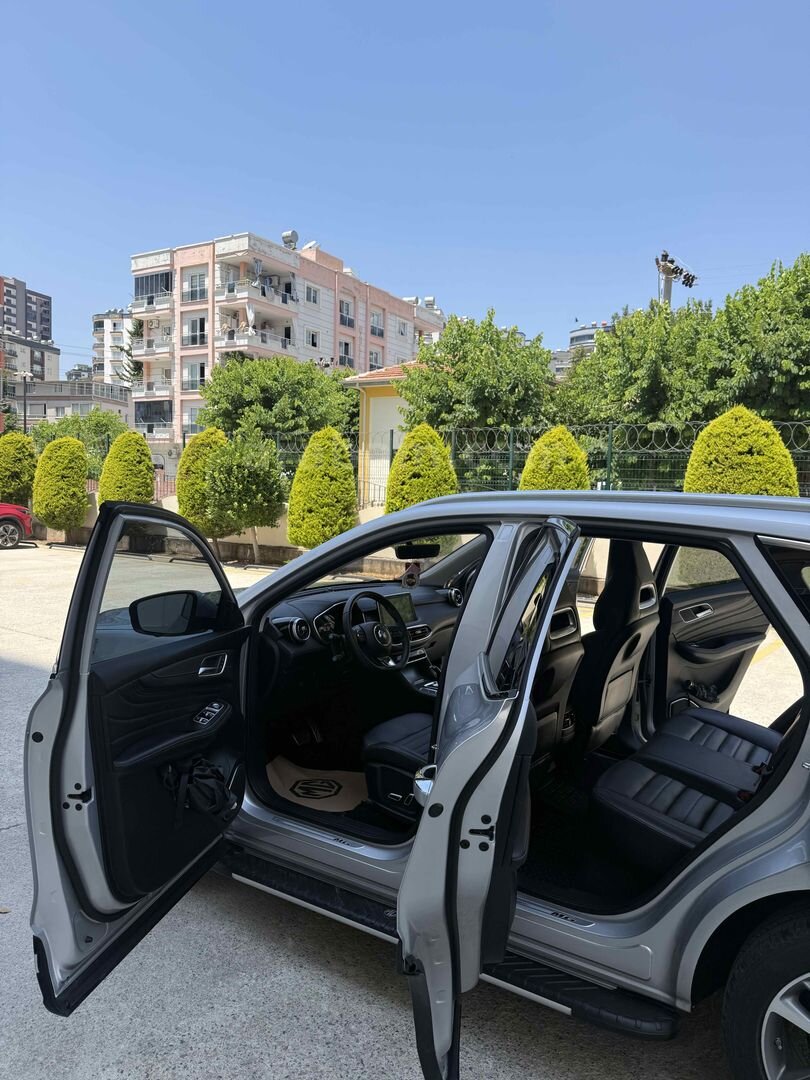 Sahibinden MG HS 1.5 T-GDI Luxury 2023 Model 3