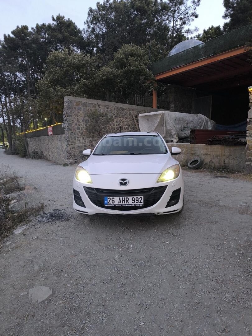 Sahibinden Mazda 3 1.6 Impressive 2011 Model İstanbul 235.000 km Beyaz 5