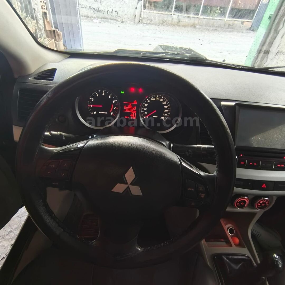 Sahibinden Mitsubishi Lancer 1.6 Invite 2011 Model Ankara 347.000 km Siyah 2