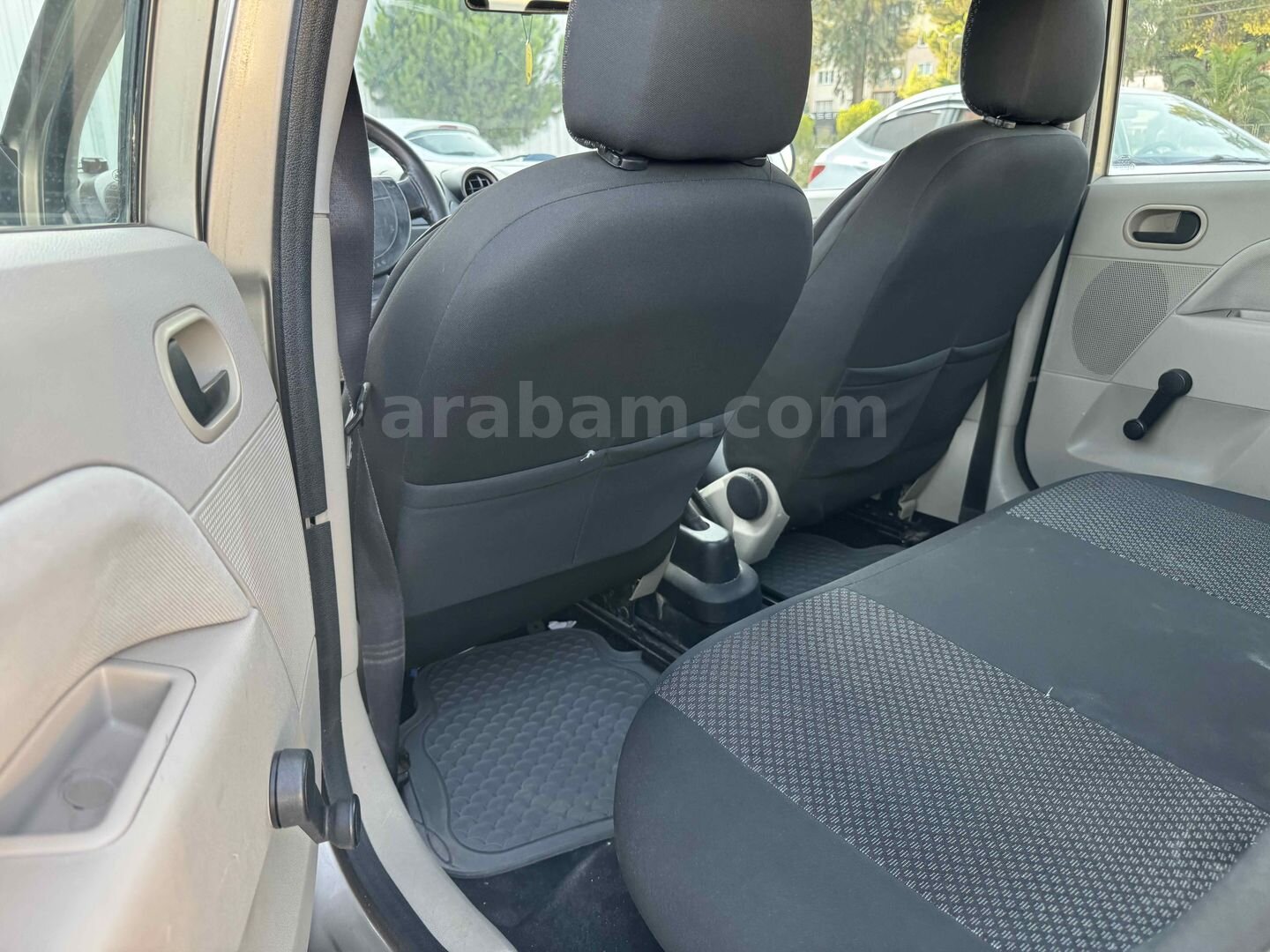 Galeriden Ford Fiesta 1.4 TDCi Comfort 2004 Model Aydın 393.000 km Gri 2