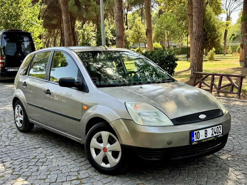Galeriden Ford Fiesta 1.4 TDCi Comfort 2004 Model Aydın 393.000 km Gri