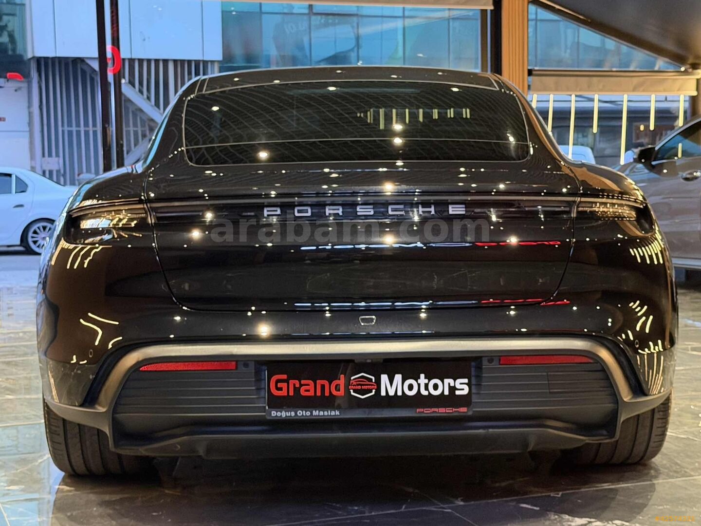 Galeriden Porsche Taycan Elektrik 4S Performance Plus 2020 Model İstanbul 71.980 km Siyah 6