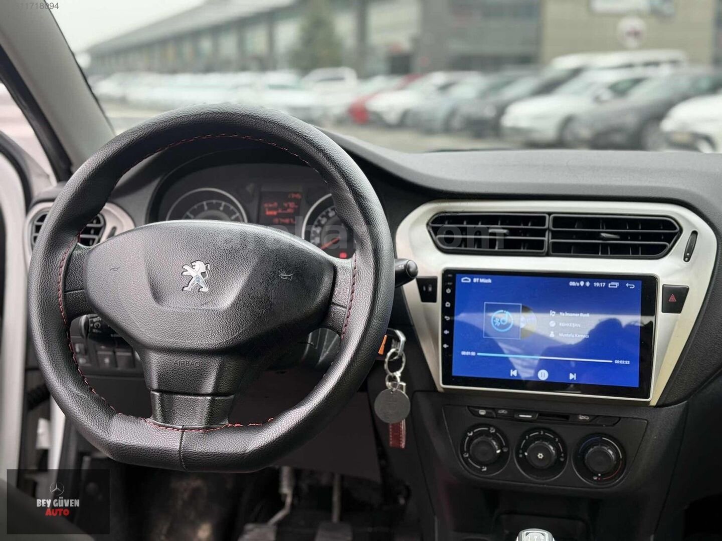 BEYGÜVEN AUTO DAN 2015 HATASIZ BAKIMLI PEUGEOT 301 3