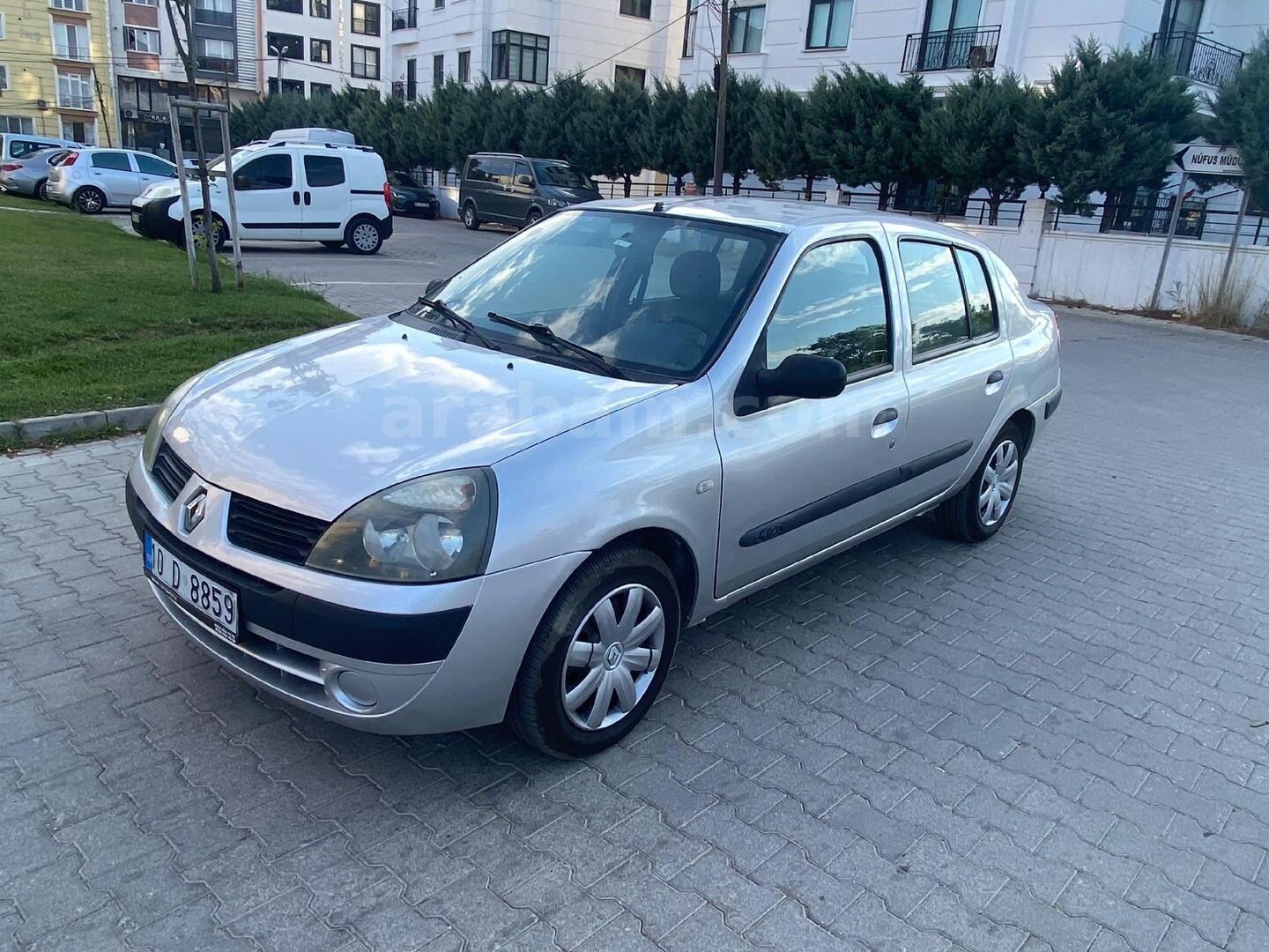 Galeriden Renault Clio 1.4 Authentique 2006 Model Balıkesir 215.000 km Gri (Gümüş) 3