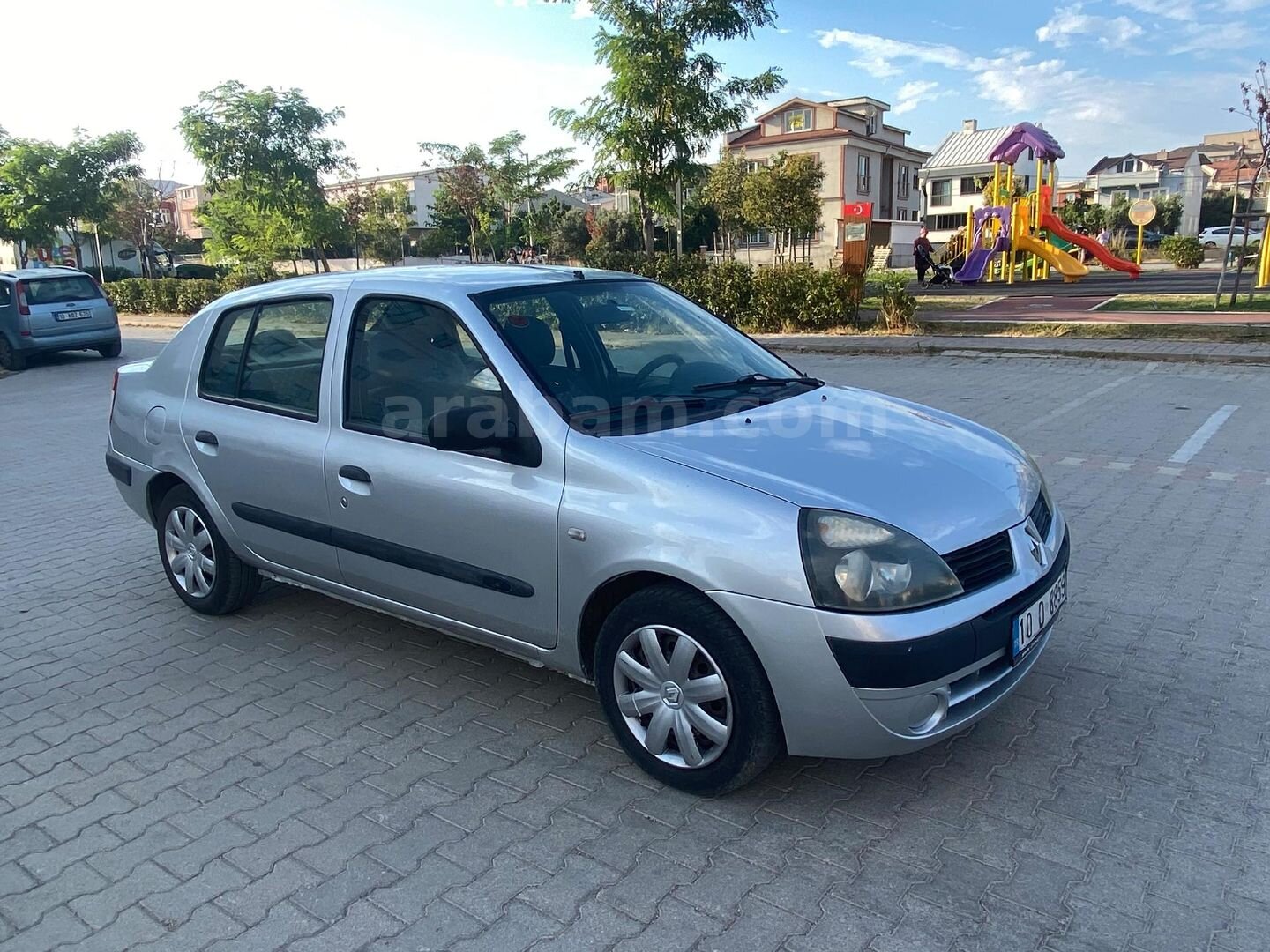 Galeriden Renault Clio 1.4 Authentique 2006 Model Balıkesir 215.000 km Gri (Gümüş) 2