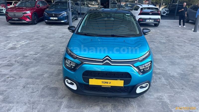 Galeriden Citroen C3 1.2 PureTech Shine 2022 Model İstanbul 59.000 km Mavi