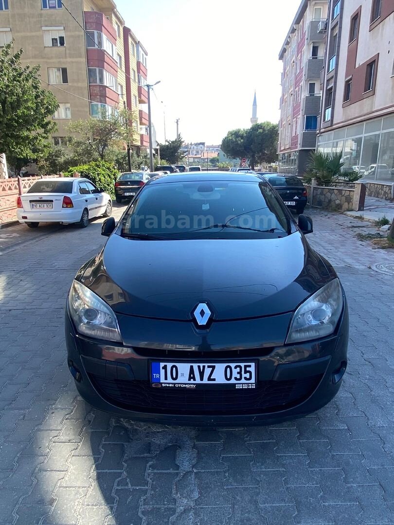 Galeriden Renault Megane 1.5 dCi Dynamique 2011 Model Balıkesir 295.000 km Füme 1