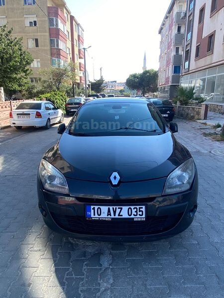 Galeriden Renault Megane 1.5 dCi Dynamique 2011 Model Balıkesir 295.000 km Füme