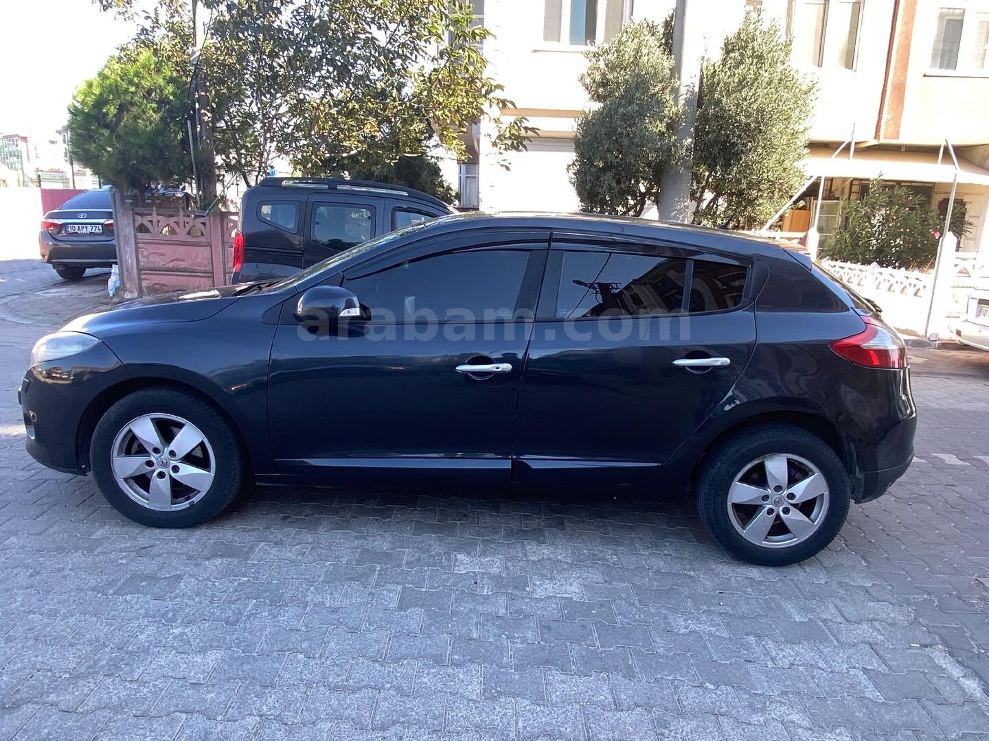 Galeriden Renault Megane 1.5 dCi Dynamique 2011 Model Balıkesir 295.000 km Füme 3