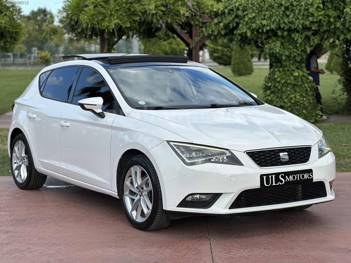 ULS MOTORS'DAN - SEAT LEON CAM TAVAN ( DİZEL - OTOMATİK) 1
