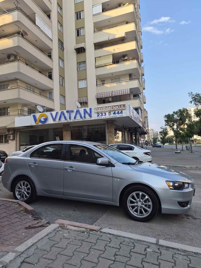 Sahibinden Mitsubishi Lancer 1.6 Invite 2013 Model Adana 222.000 km Gri 3