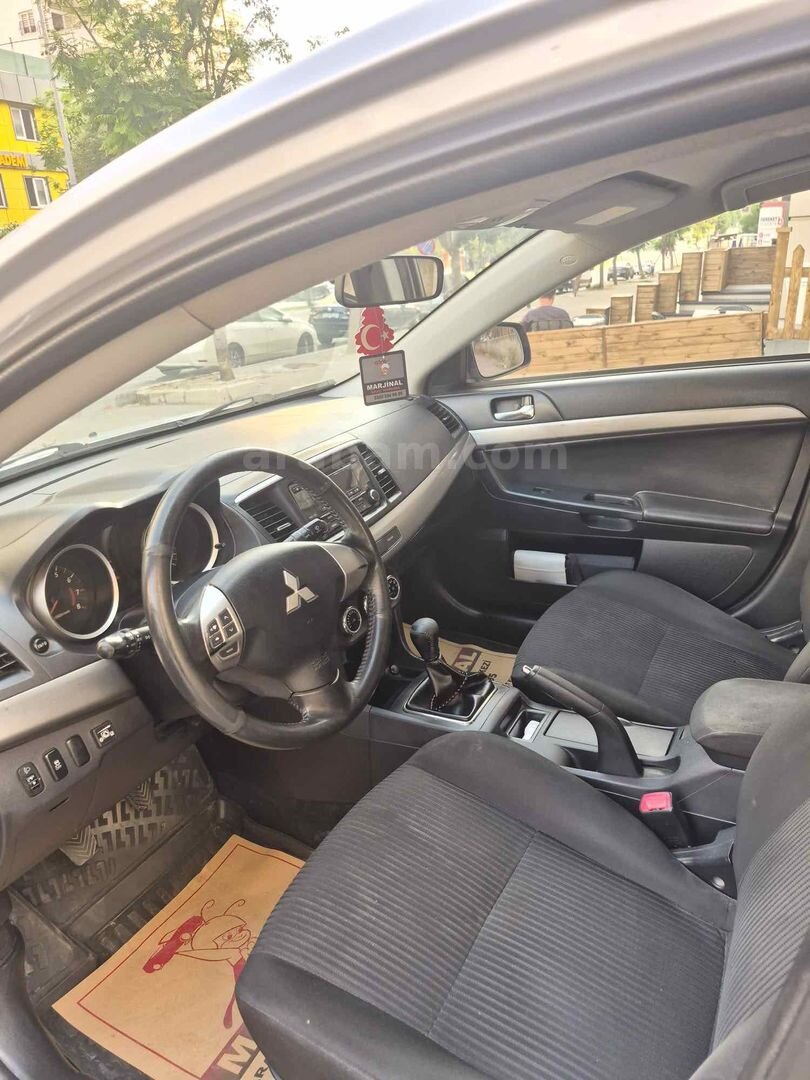 Sahibinden Mitsubishi Lancer 1.6 Invite 2013 Model Adana 222.000 km Gri 7