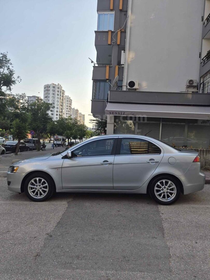Sahibinden Mitsubishi Lancer 1.6 Invite 2013 Model Adana 222.000 km Gri 2
