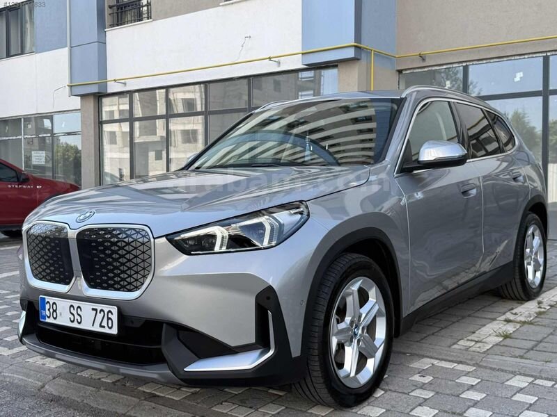 25 ÇKŞ BMW İX1 BOYASIZ E-SİM NAVİ HAFIZA CAM TAVAN ÖZEL RENK