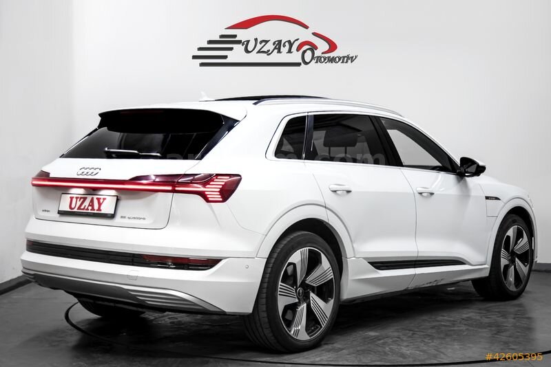 BOYASIZ / AUDİ E-TRON 55 QUATRO / 4X4 / HEAD-UP / BAYİ ÇIKIŞLI 3