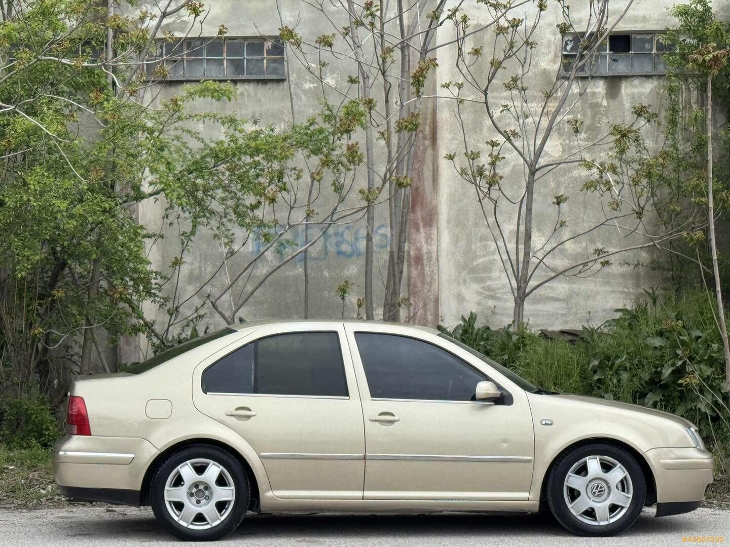 D&H MOTORS'DAN 2003 MODEL BORA TEMİZ BAKIMLI KLİMALI COMFORTLİNE 6