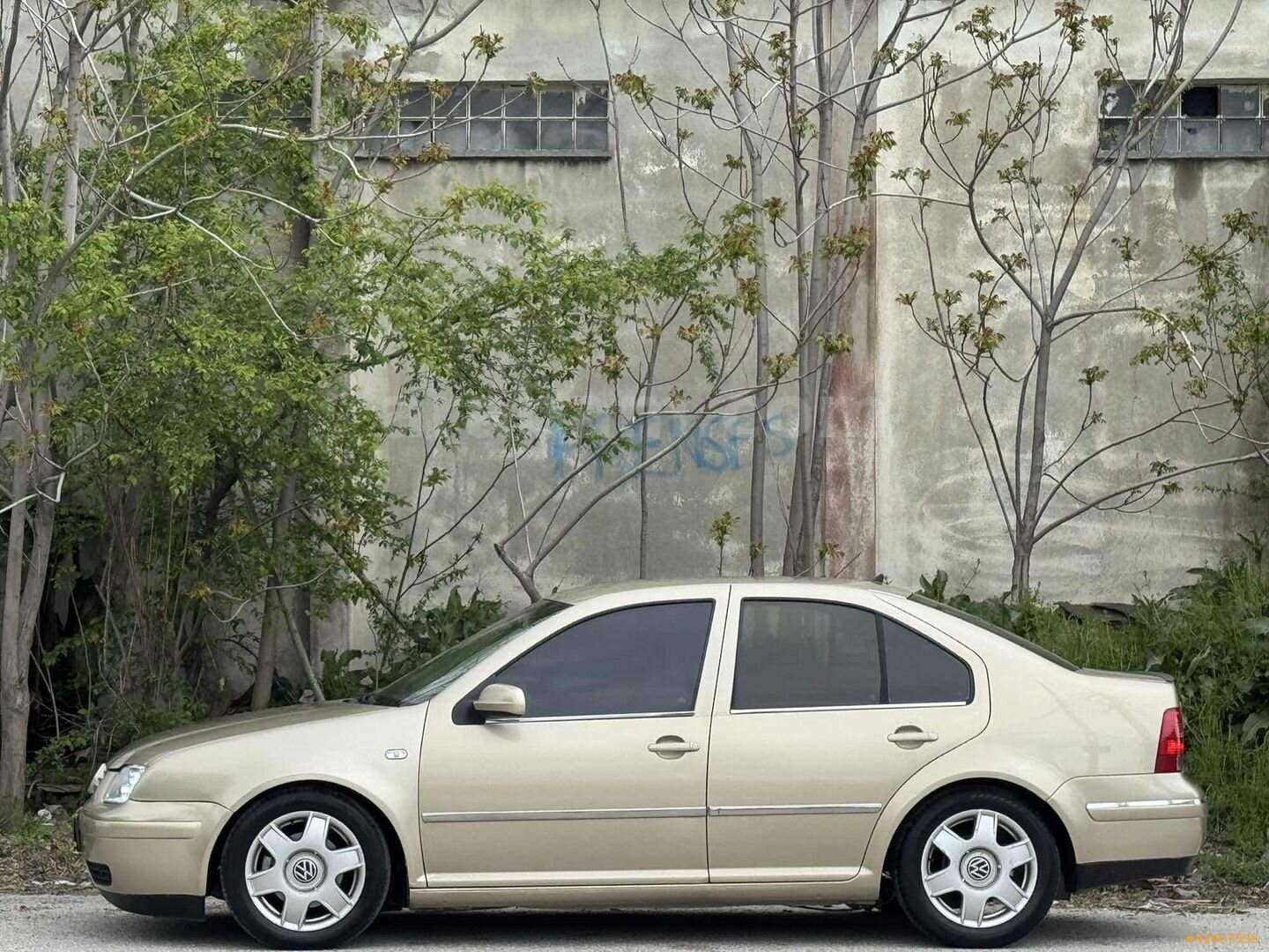 D&H MOTORS'DAN 2003 MODEL BORA TEMİZ BAKIMLI KLİMALI COMFORTLİNE 7