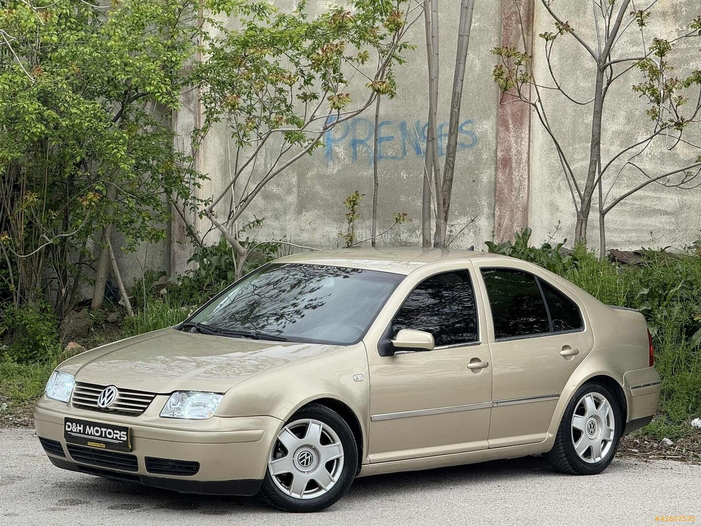 D&H MOTORS'DAN 2003 MODEL BORA TEMİZ BAKIMLI KLİMALI COMFORTLİNE 2