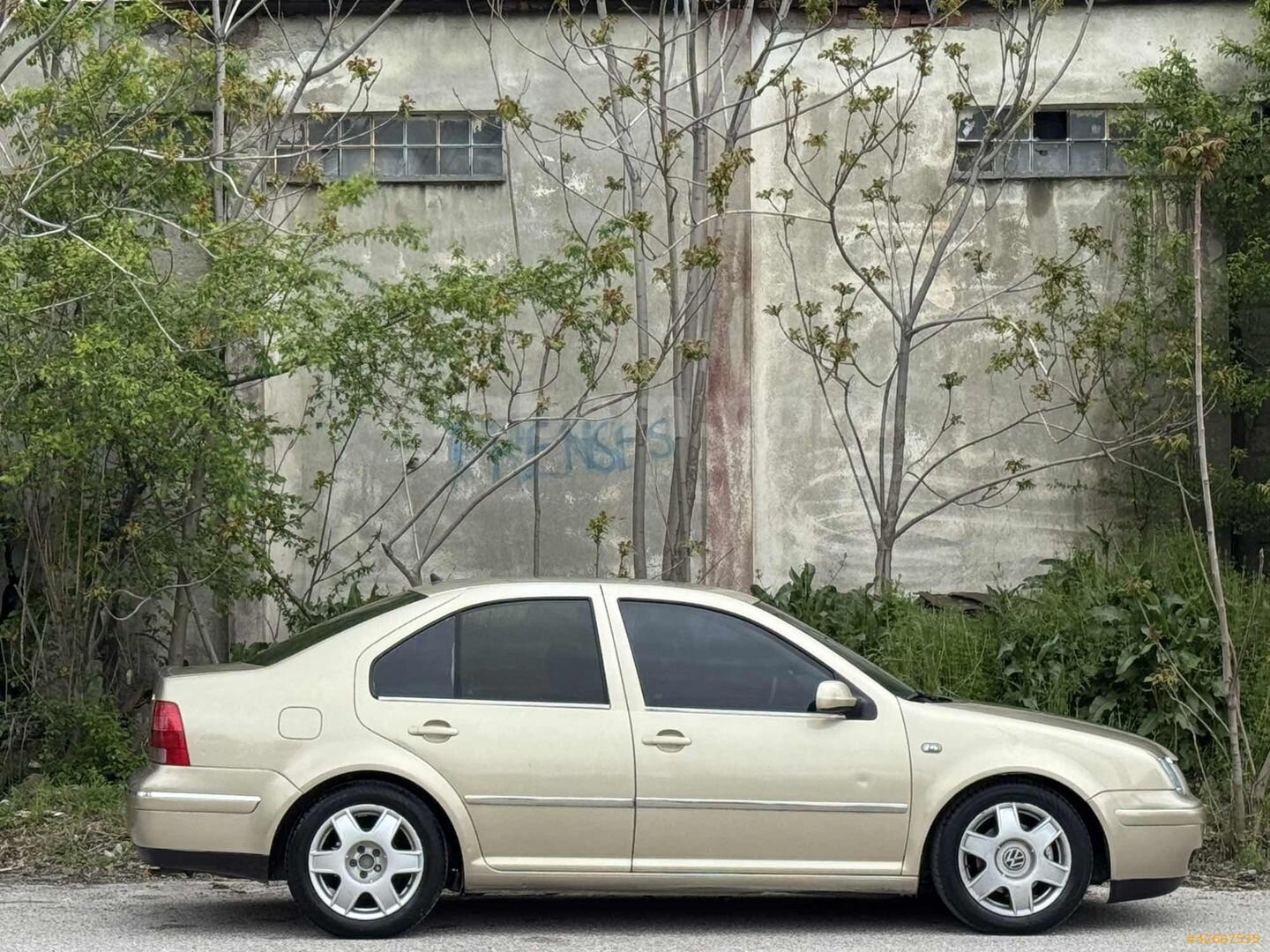 D&H MOTORS'DAN 2003 MODEL BORA TEMİZ BAKIMLI KLİMALI COMFORTLİNE 5