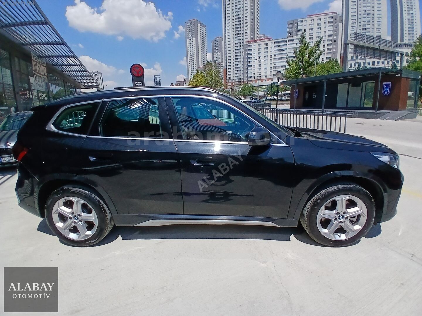 ALABAY OTOMOTİV-2025 BMW X1 xDRİVE25e X LİNE HYBRID 4X4- BOYASIZ 7