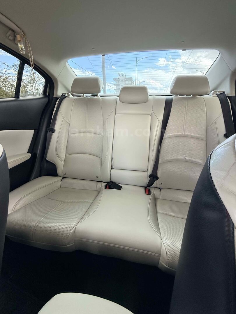 Sahibinden Mazda 3 1.5 SkyActive-D Power 2017 Model 7