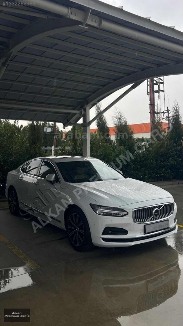 Galeriden Volvo S90 2.0 D B5 Plus Bright 2021 Model Antalya 174.000 km Beyaz 2