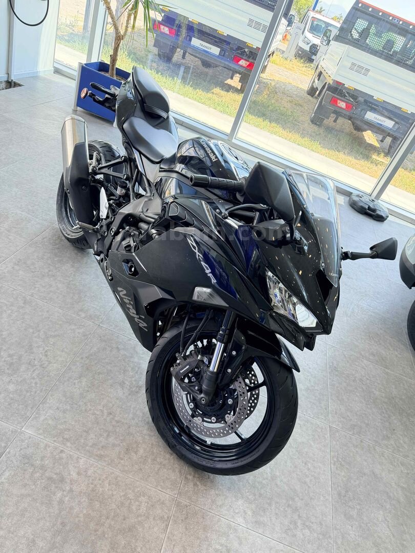 Sahibinden Kawasaki Ninja 400 2024 Model Kayseri 9.000 KM Siyah